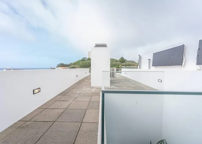 Oceanside East Πόντα Ντελγκάντα